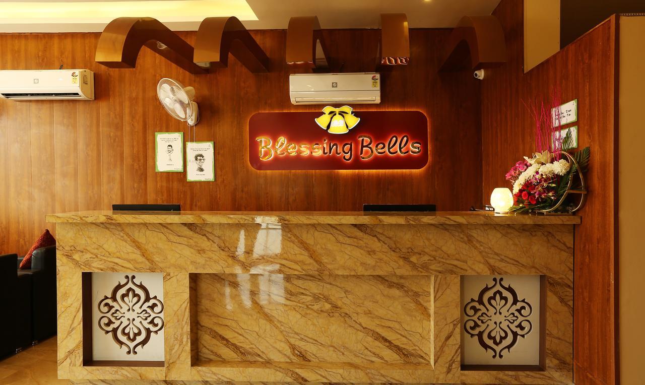Treebo Blessing Bells Hotell Dehradun Exteriör bild