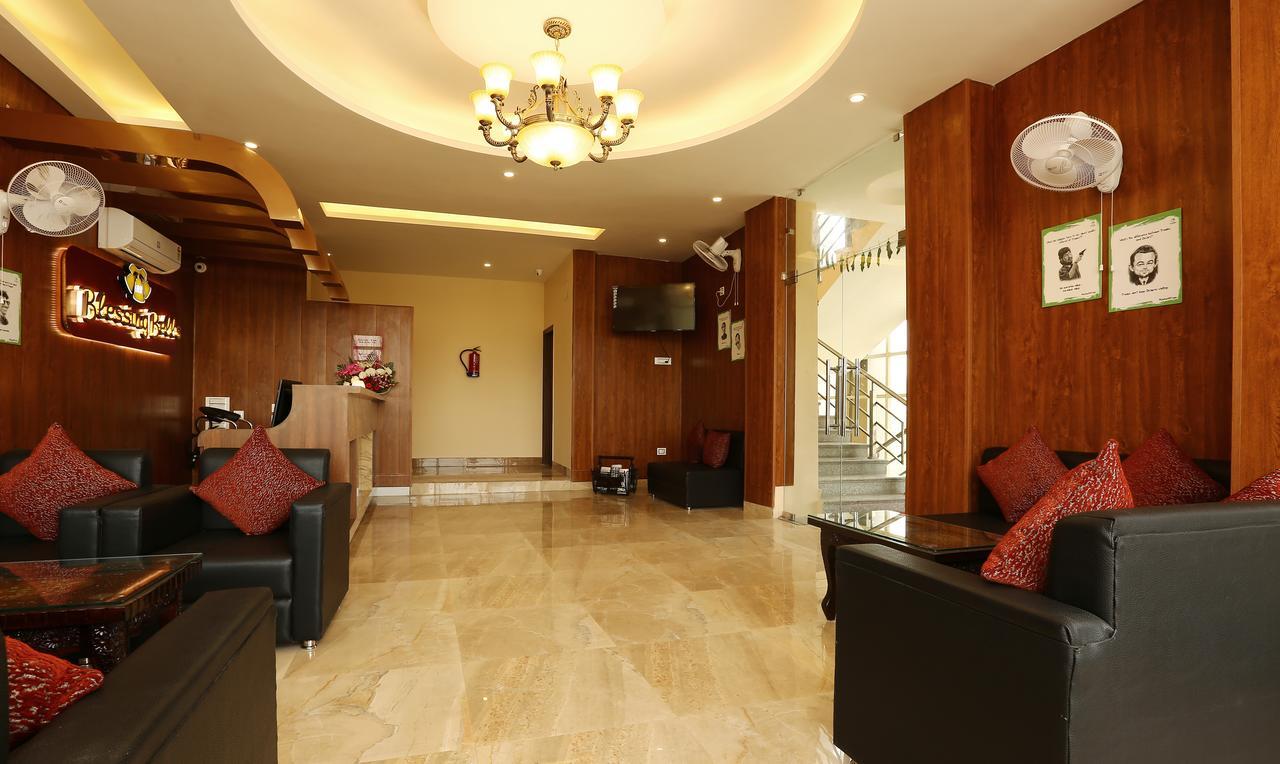 Treebo Blessing Bells Hotell Dehradun Exteriör bild