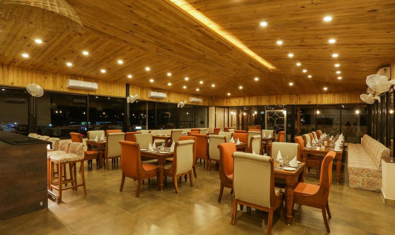 Treebo Blessing Bells Hotell Dehradun Exteriör bild