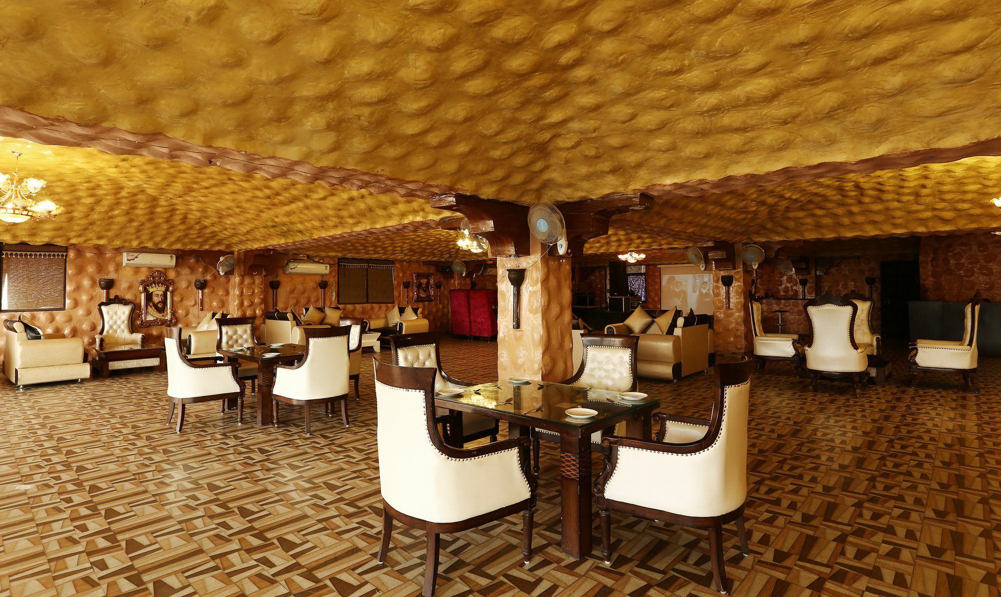 Treebo Blessing Bells Hotell Dehradun Exteriör bild