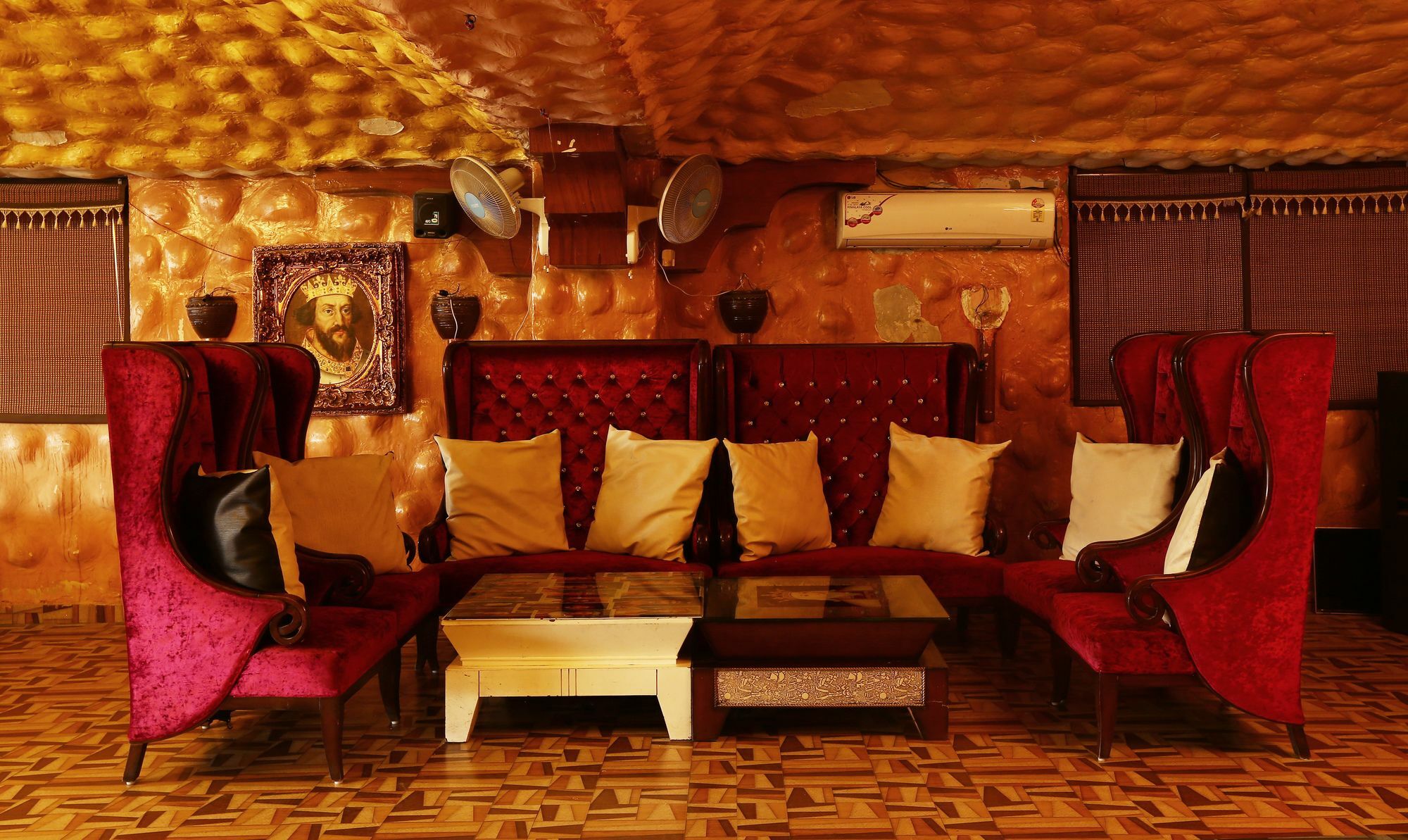 Treebo Blessing Bells Hotell Dehradun Exteriör bild